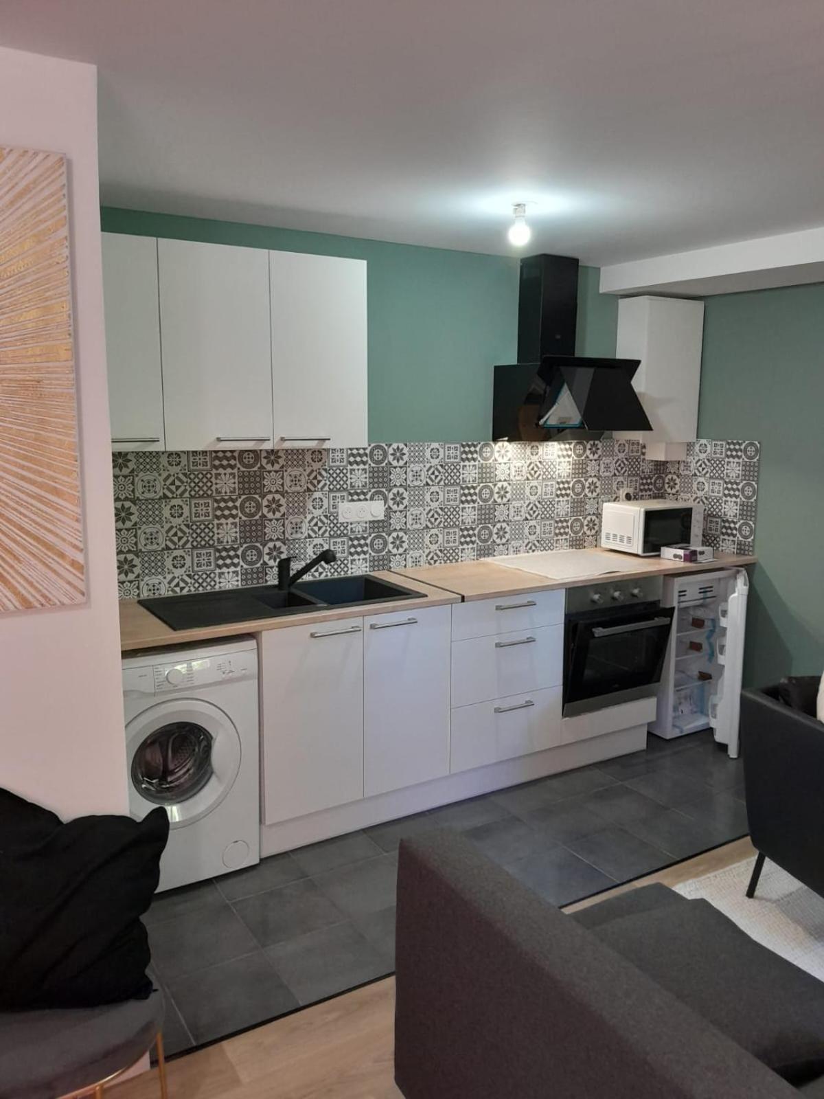 Appartement Proche Gare Сен-Брук Екстериор снимка